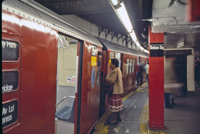 Illustration for article titled 37 Rare and Beautiful Images of the NYC Subway in the 1980s